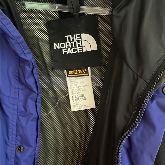 The North Face Black and Blue Gore-Tex Jacket XL - Picture 3 of 8